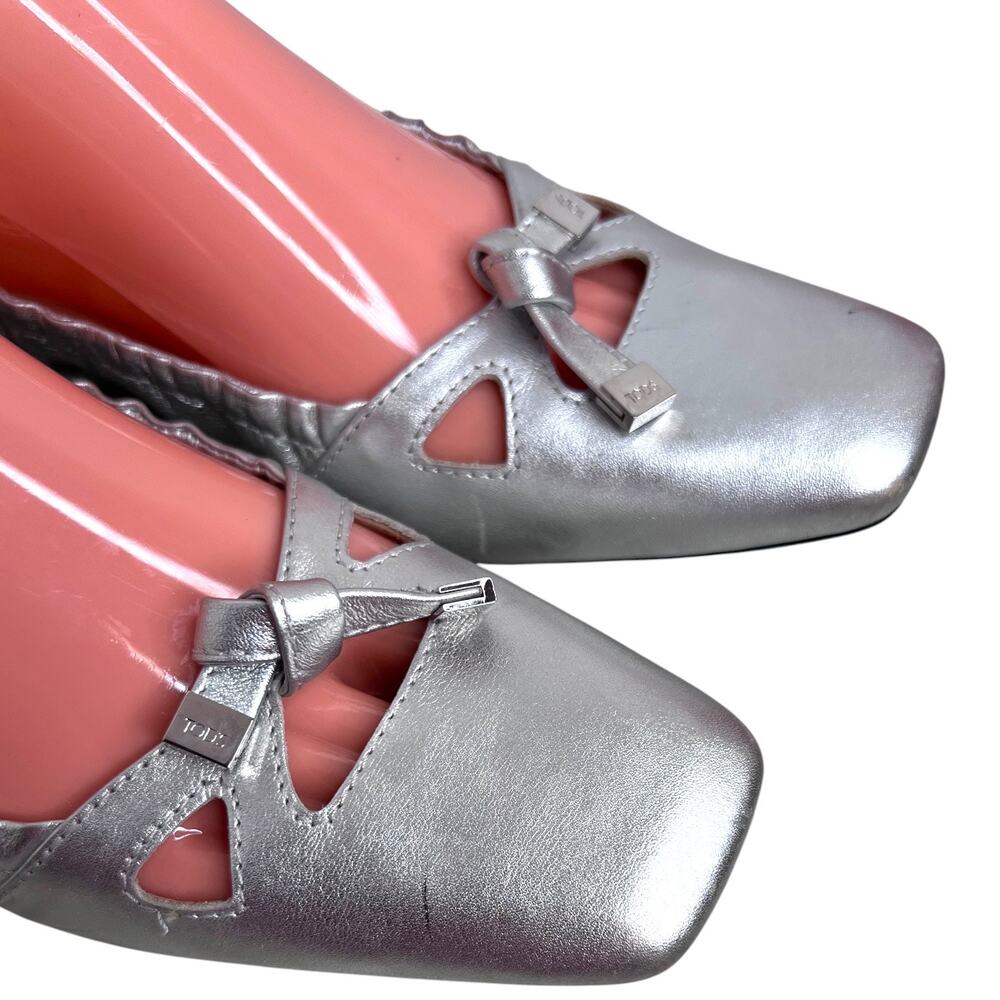 Tod's Metallic Silver Leather Ballet Gommino Flats Bows & Cut-out Women's Size 8 - Picture 5 of 16